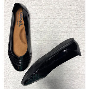 NWOT Softwalk Safi Minimalist Black Patent Leather Ruched Ballet Flats Size 8M